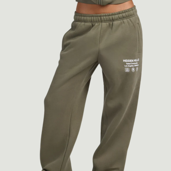 Hidden Hills joggingpak saliegroen rechte pijpen