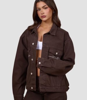 denimjack donkerbruin met logo en stiksels front view