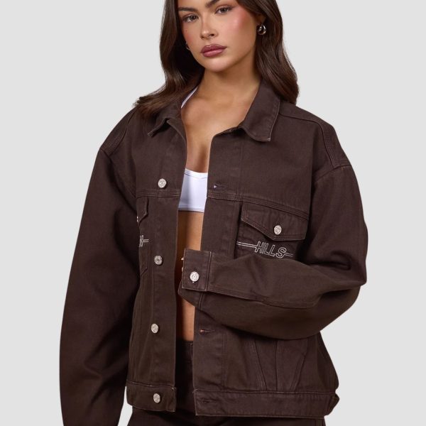 denimjack donkerbruin met logo en stiksels front view