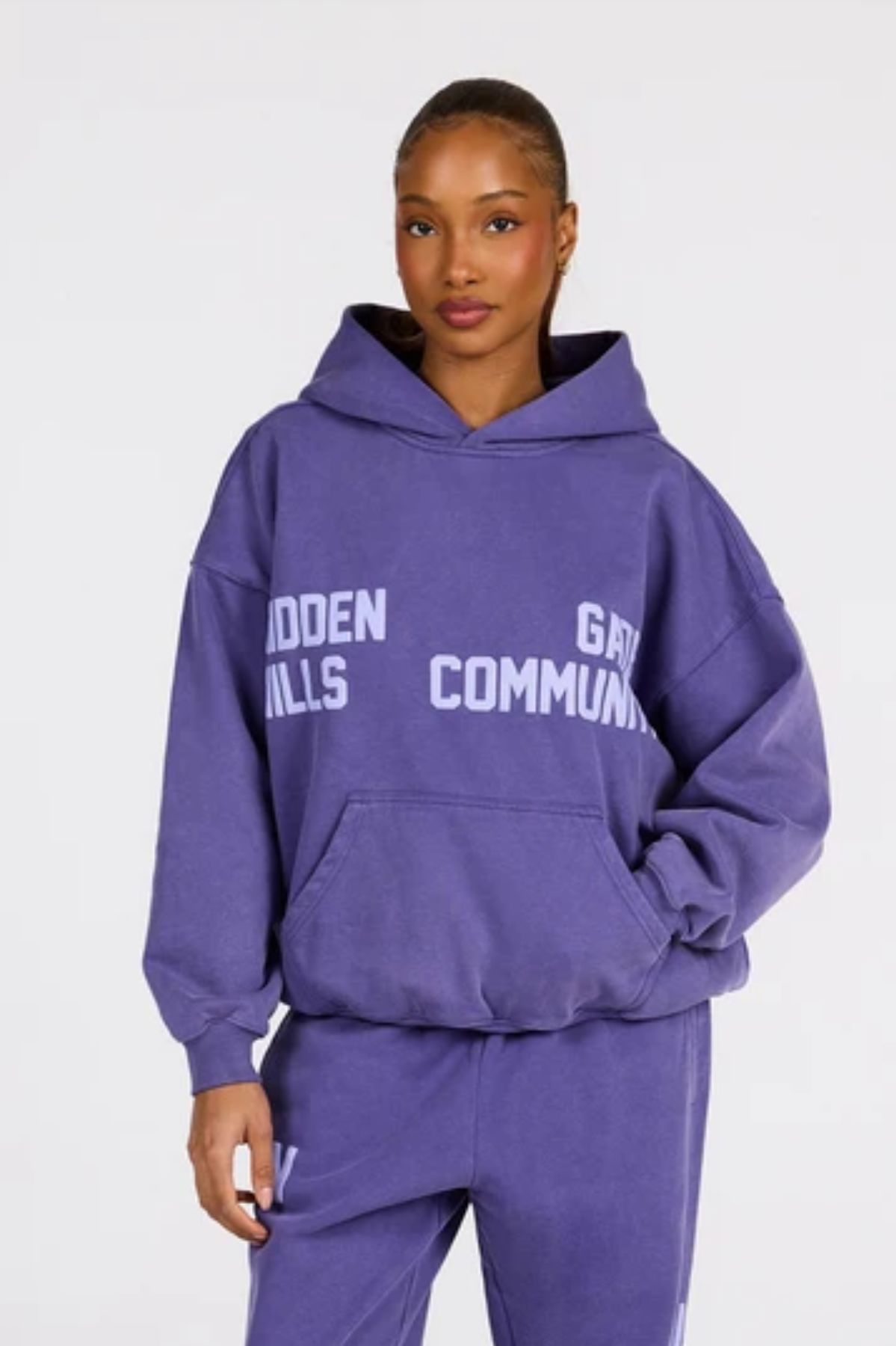 _Hidden Hills Paarse Dames Hoodie met Bijpassende Hidden Hills Paarse Dames Hoodie met Bijpassende - Image 1
